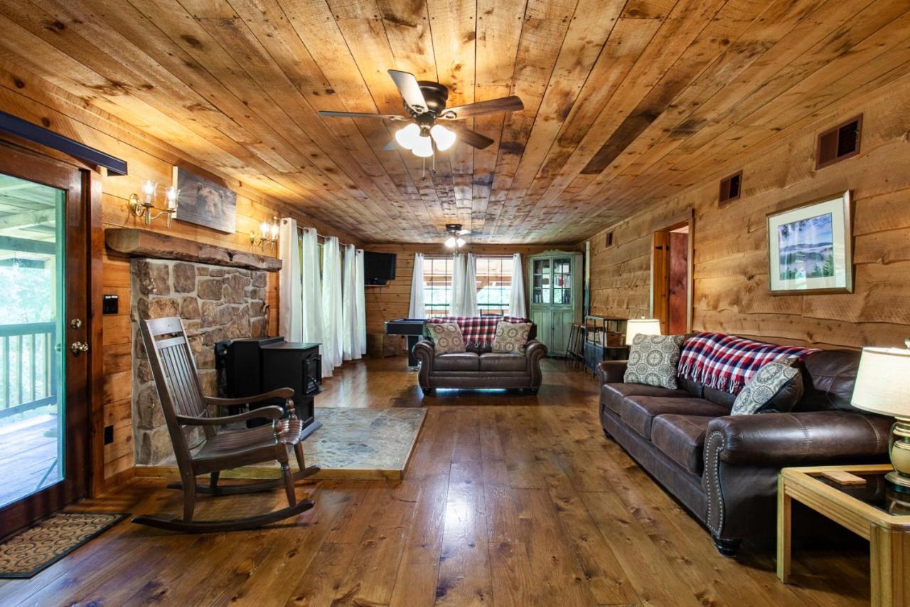 Forest Home Hot Tub Fire Pit Pool Table Pigeon Forge Eksteriør billede