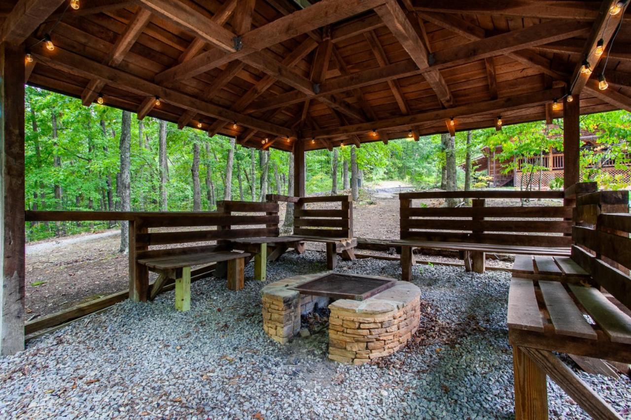 Forest Home Hot Tub Fire Pit Pool Table Pigeon Forge Eksteriør billede