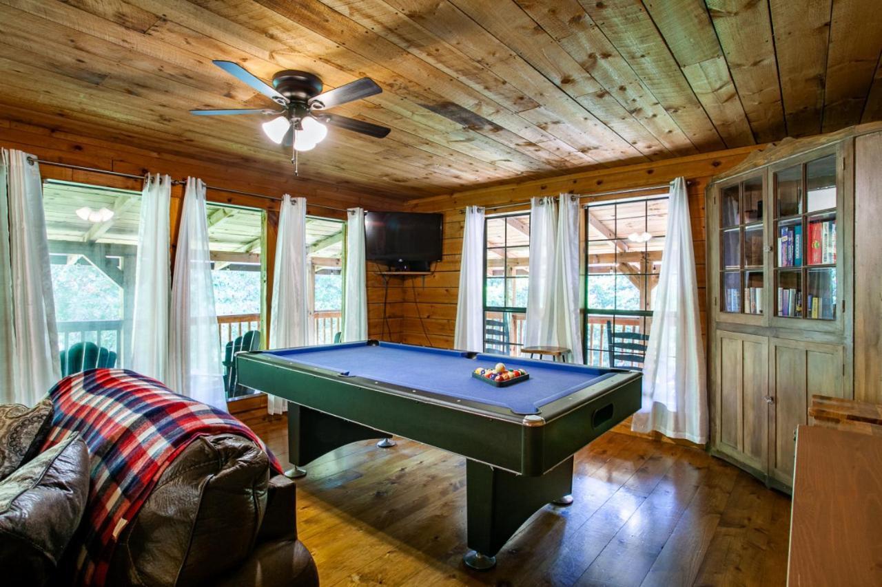 Forest Home Hot Tub Fire Pit Pool Table Pigeon Forge Eksteriør billede