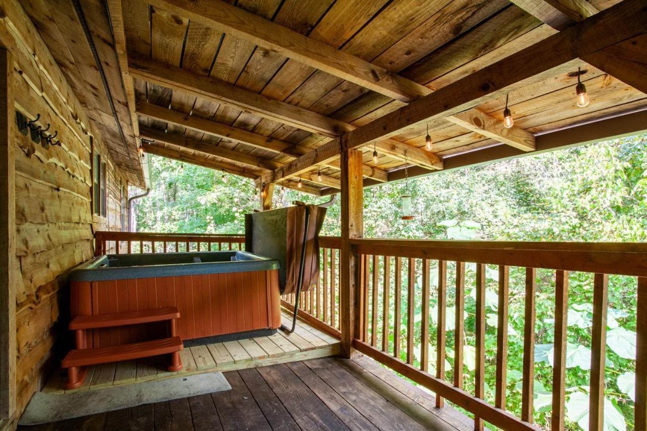 Forest Home Hot Tub Fire Pit Pool Table Pigeon Forge Eksteriør billede