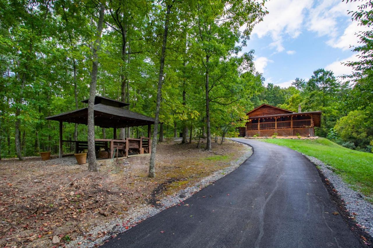 Forest Home Hot Tub Fire Pit Pool Table Pigeon Forge Eksteriør billede
