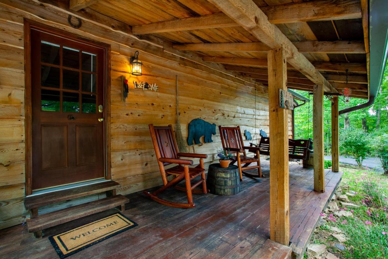 Forest Home Hot Tub Fire Pit Pool Table Pigeon Forge Eksteriør billede