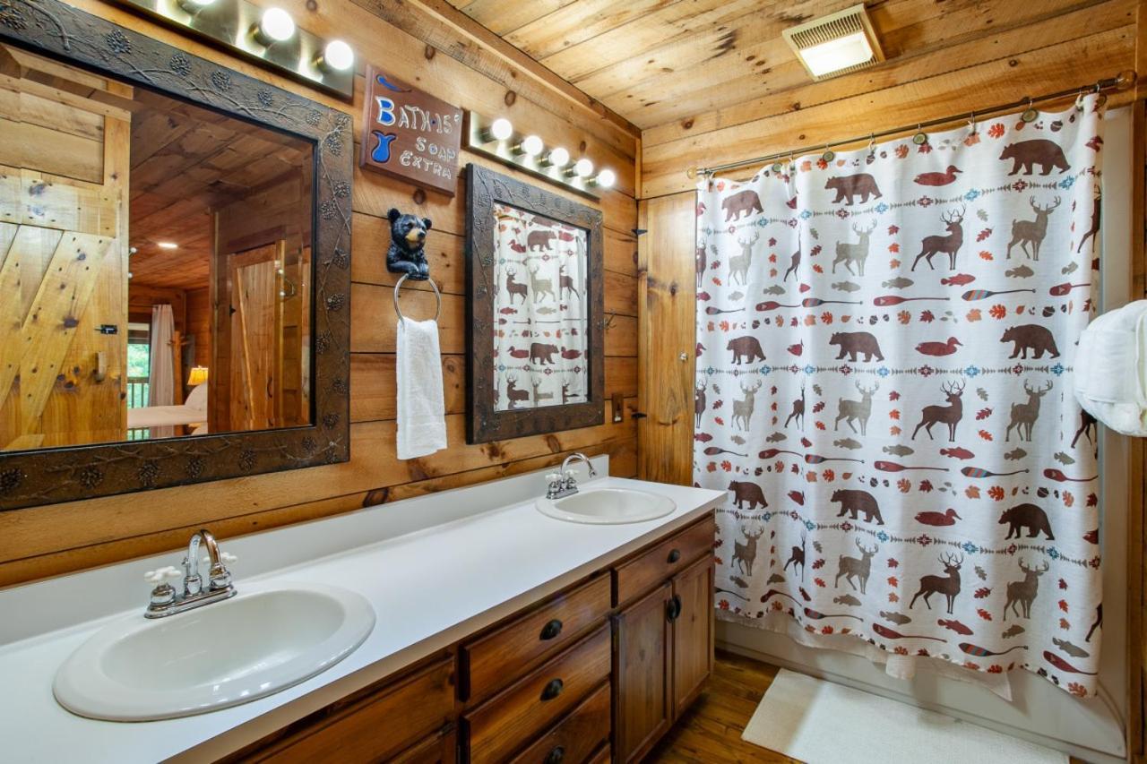 Forest Home Hot Tub Fire Pit Pool Table Pigeon Forge Eksteriør billede